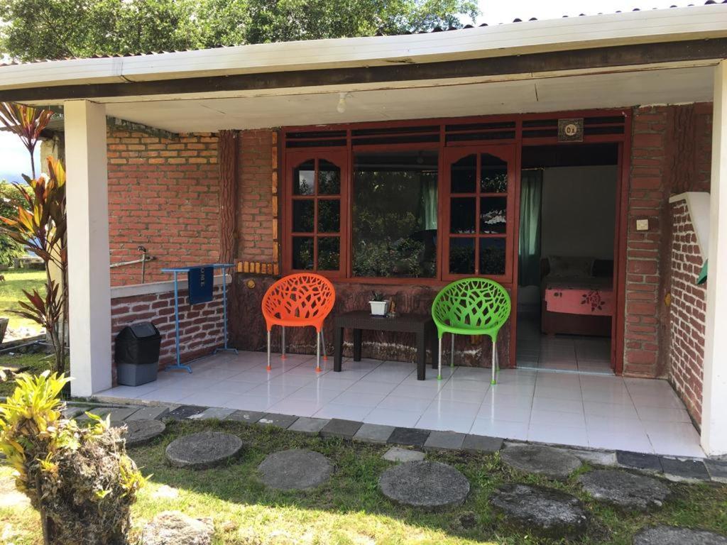 Hisar Guest House Tuk Tuk Luaran gambar